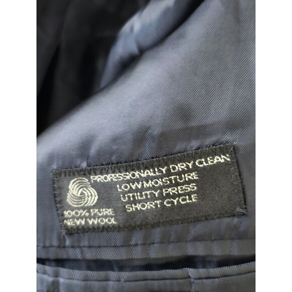 jos A Bank Men's Navy Formal Blazer, Pure Wool, Brass Buttons, EUC Size 52L. - Picture 7 of 11